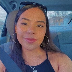 Meet your Posher, Daniela